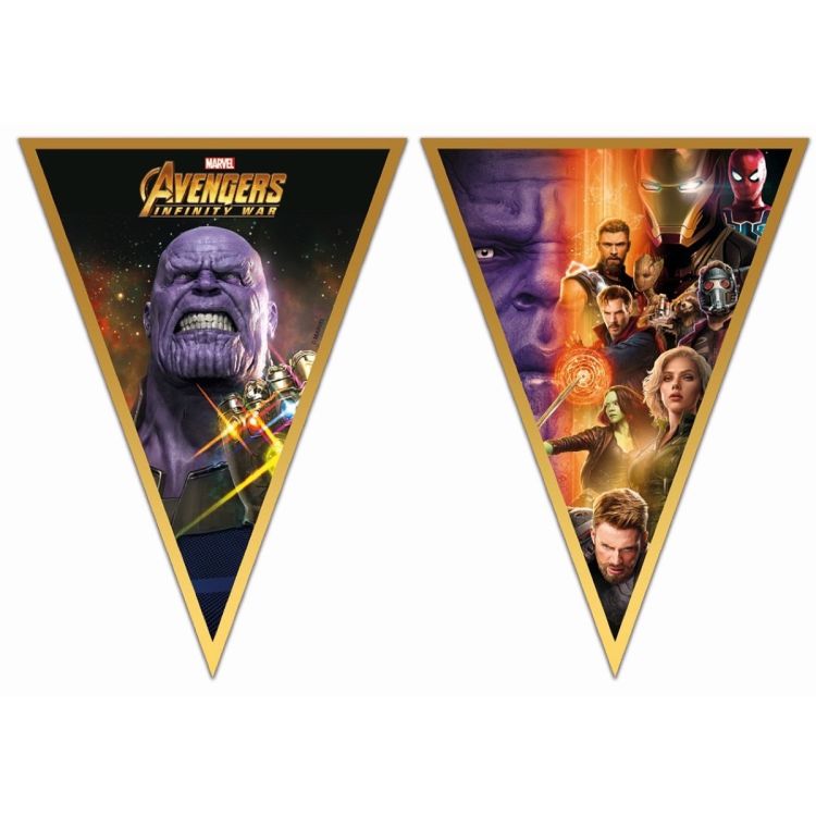 Banner cu stegulețe Avengers - 2.3 m